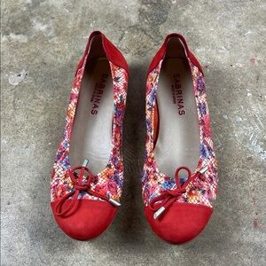 Sabrinas Red and Multicolor Floral Ballet Flats
Size: 38 (7.5-8)